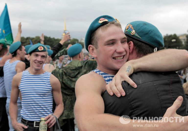 Празднование Дня Воздушно-десантных войск во Санкт-Петербурге Празднование Дня Воздушно-десантных войск во Санкт-Петербурге