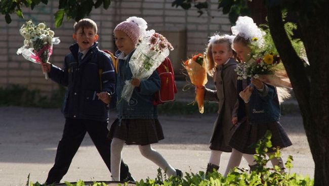 Праздник 1 сентября в Великом Новгороде. Архив