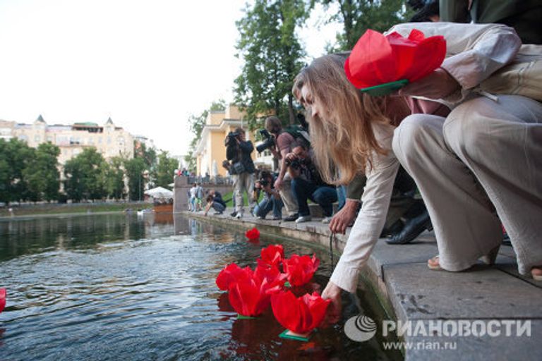 Акция Памяти событий в Южной Осетии на Патриарших прудах Акция Памяти событий в Южной Осетии на Патриарших прудах