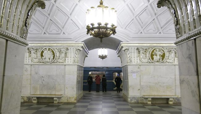 Станция Кольцевой линии Московского метрополитена Проспект Мира. Архивное фото Станция Кольцевой линии Московского метрополитена Проспект Мира. Архивное фото