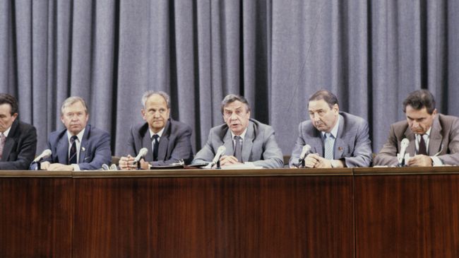 А.И. Тизяков, В.А. Стародубцев, Б.К. Пуго, Г.И. Янаев, О.Д. Бакланов А.И. Тизяков, В.А. Стародубцев, Б.К. Пуго, Г.И. Янаев, О.Д. Бакланов