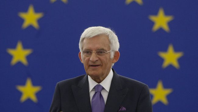 Председатель Европарламента Ежи Бузек. Председатель Европарламента Ежи Бузек.