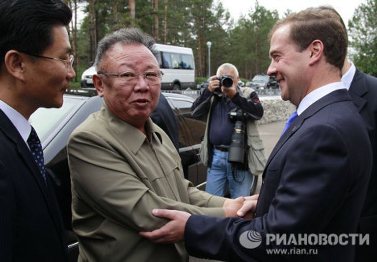 Президент РФ Д.Медведев встретился с лидером Северной Кореи Ким Чен Иром Президент РФ Д.Медведев встретился с лидером Северной Кореи Ким Чен Иром