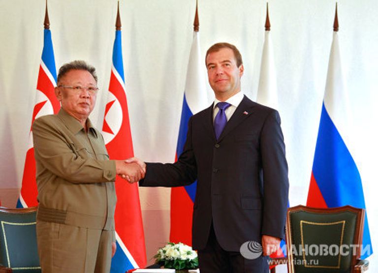 Президент РФ Д.Медведев встретился с лидером Северной Кореи Ким Чен Иром Президент РФ Д.Медведев встретился с лидером Северной Кореи Ким Чен Иром
