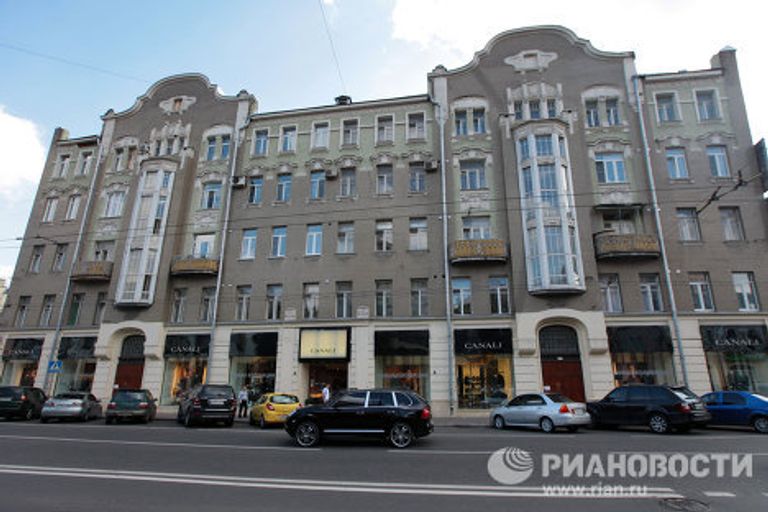 Здание эпохи неоклассицизма начала XX века в Москве Здание эпохи неоклассицизма начала XX века в Москве