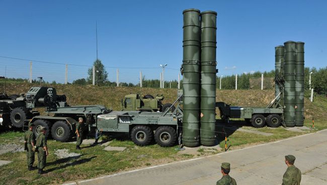 С-400 Триумф на охране воздушных рубежей Москвы. Архивное фото С-400 Триумф на охране воздушных рубежей Москвы. Архивное фото