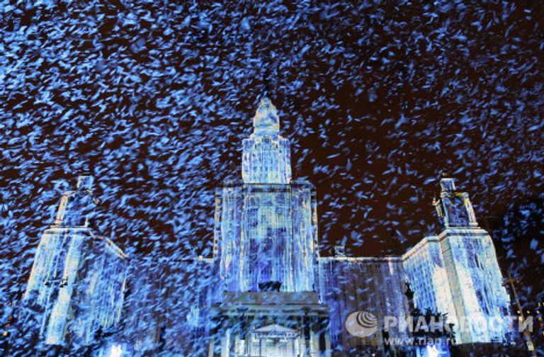 Архитектурное световое шоу Альфа-Шоу 4D на Воробьевых горах в Москве Архитектурное световое шоу Альфа-Шоу 4D на Воробьевых горах в Москве