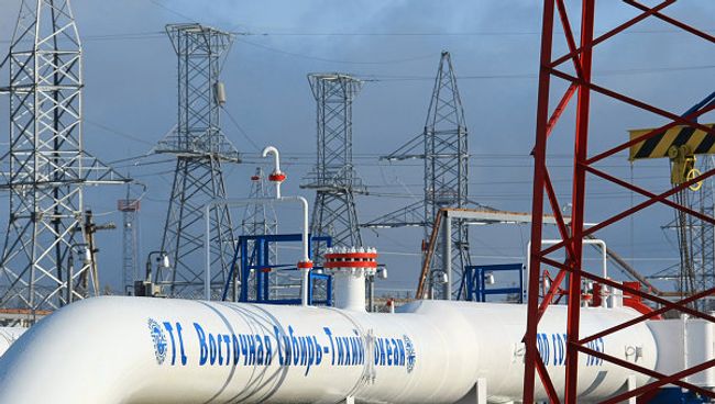 Спасатели очистили 70% загрязненной из-за утечки нефти почвы в Якутии
