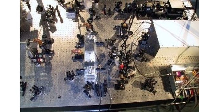 Лазерная установка GEO600 Лазерная установка GEO600
