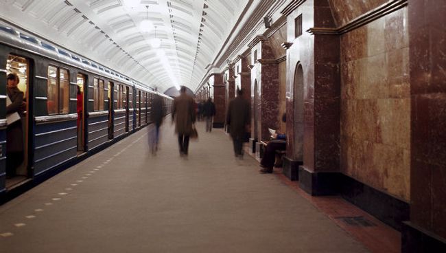 Станция метро Красные ворота в Москве. Архив