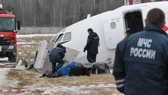 На месте аварийной посадки Ту-154 в Домодедово работает следственная группа