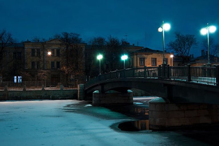 Красноарме́йский мост — пешеходный мост в Санкт-Петербурге ч Красноарме́йский мост — пешеходный мост в Санкт-Петербурге ч