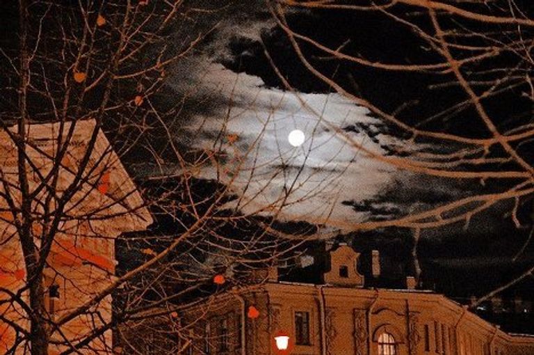 Сення площадь - площадь в центре города, её называют «чревом Сення площадь - площадь в центре города, её называют «чревом