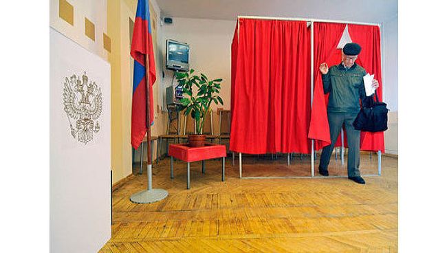 На избирательном участке в Великом Новгороде, где проходят довыборы в Новгородскую областную думу