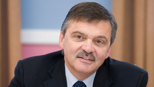 Рене Фазель. Архив