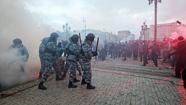 Митинг фанатов на Манежной площади в Москве 