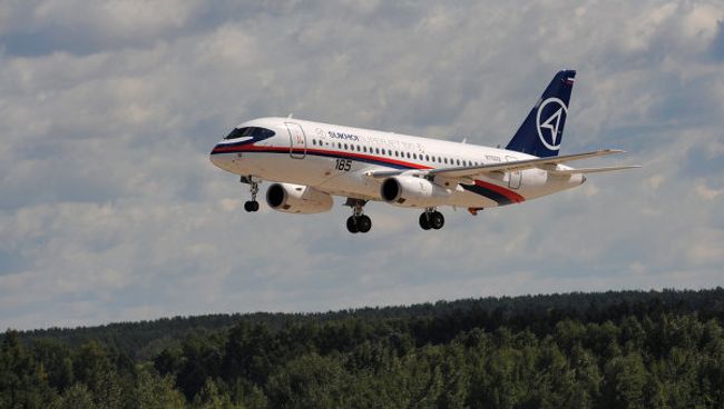 Тренировочные полеты Sukhoi SuperJet в Жуковском. Архив