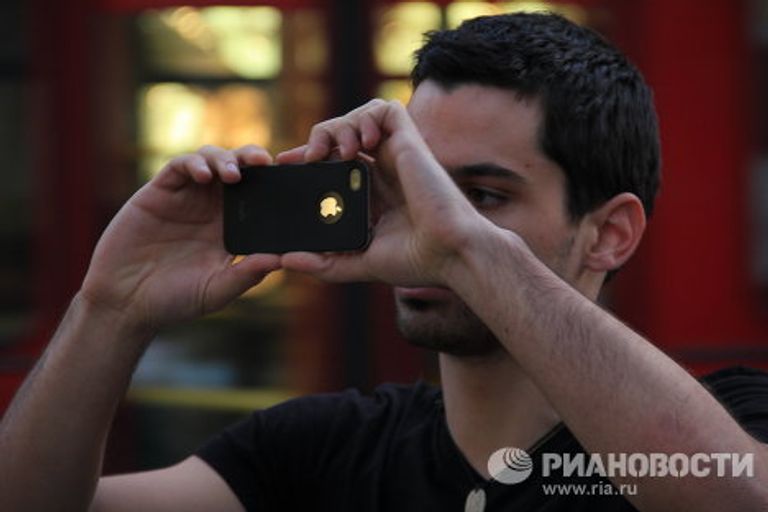 Начало продаж iPhone 4S в Лондоне Начало продаж iPhone 4S в Лондоне