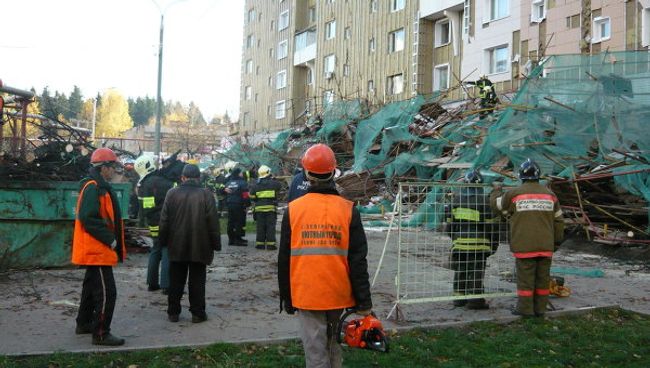 Последствия падения строительных лесов в Зеленограде Последствия падения строительных лесов в Зеленограде