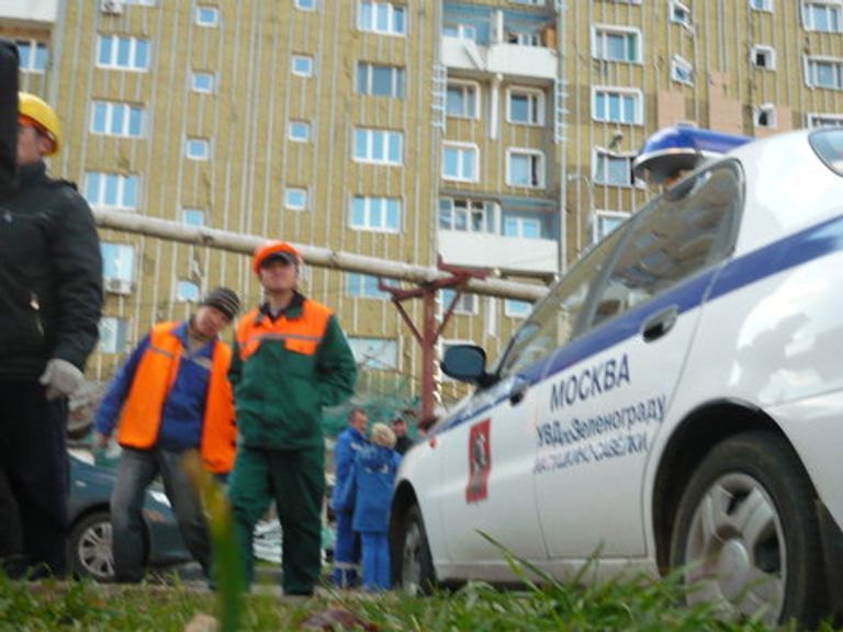 Последствия падения строительных лесов в Зеленограде Последствия падения строительных лесов в Зеленограде