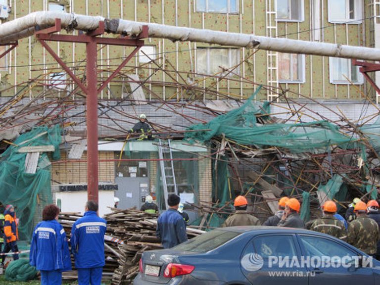 Обрушение строительных лесов в Зеленограде Обрушение строительных лесов в Зеленограде