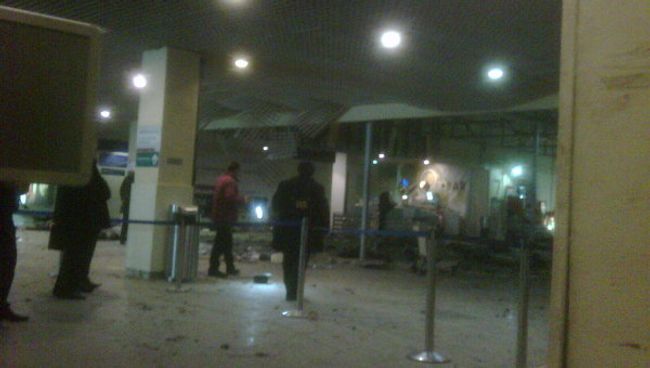 Теракт в Домодедово, поломавший немало человеческих судеб, показал, что мы живем в стране, где идет война. Теракт в Домодедово, поломавший немало человеческих судеб, показал, что мы живем в стране, где идет война.