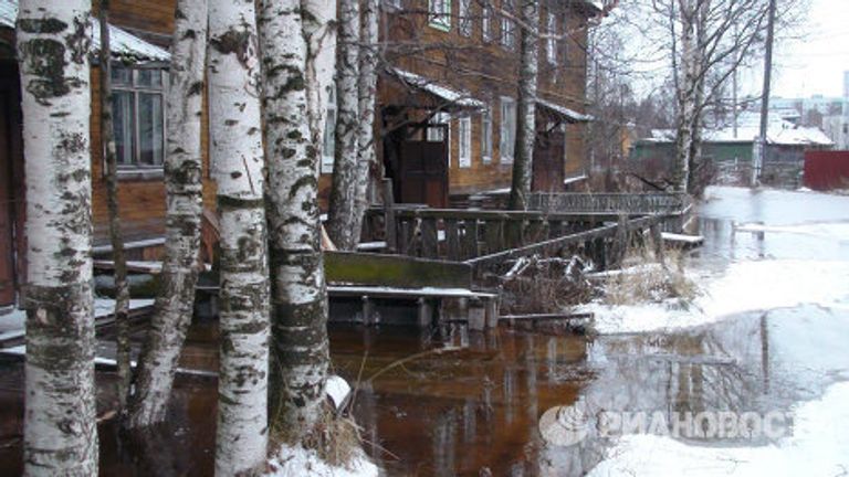 Подтопление северных микрорайонов Архангельска из-за нагонного ветра с Белого моря Подтопление северных микрорайонов Архангельска из-за нагонного ветра с Белого моря