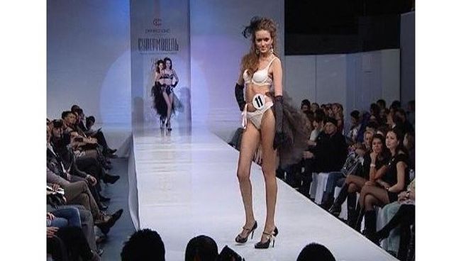 Красавицы на конкурсе Супермодель-2011 вышли на подиум в нижнем белье Красавицы на конкурсе Супермодель-2011 вышли на подиум в нижнем белье