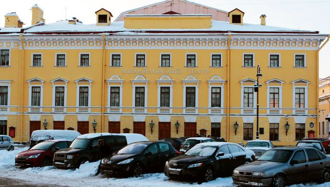 Здание Михайловского театра. Архивное фото Здание Михайловского театра. Архивное фото