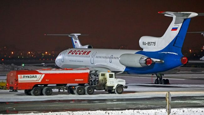 Самолет авиакомпании Россия в Пулково, архивное фото Самолет авиакомпании Россия в Пулково, архивное фото