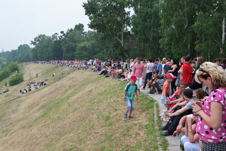 Флешмоб, посвященный празднованию Дня молодежи в Томске, 2012 год Флешмоб, посвященный празднованию Дня молодежи в Томске, 2012 год