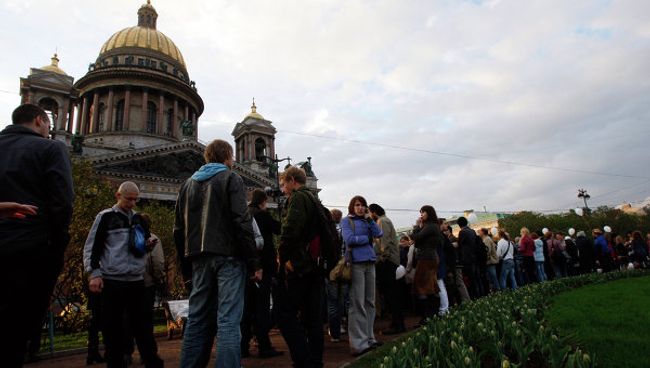 Лагерь протестующих на Исаакиевской площади в Санкт-Петербурге Лагерь протестующих на Исаакиевской площади в Санкт-Петербурге