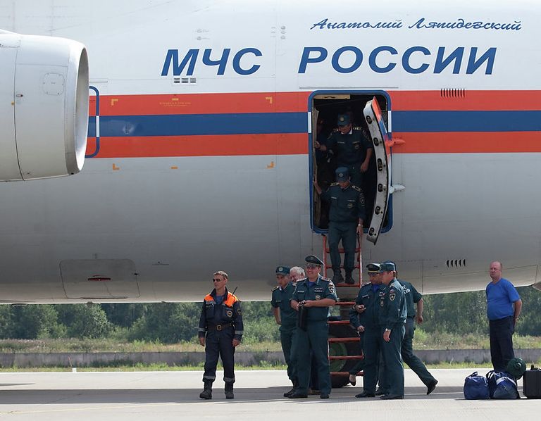 Возвращение отряда МЧС Петербурга из Краснодарского края Возвращение отряда МЧС Петербурга из Краснодарского края