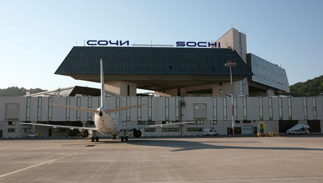Аэровокзальный комплекс в Сочинском аэропорту. Архивное фото Аэровокзальный комплекс в Сочинском аэропорту. Архивное фото