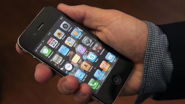 Начало продаж нового мобильного телефона iPhone 4G в Москве Начало продаж нового мобильного телефона iPhone 4G в Москве