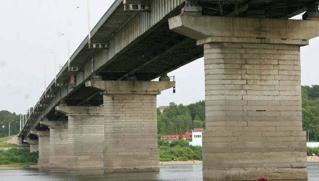 Коммунальный мост через Томь, архивное фото Коммунальный мост через Томь, архивное фото