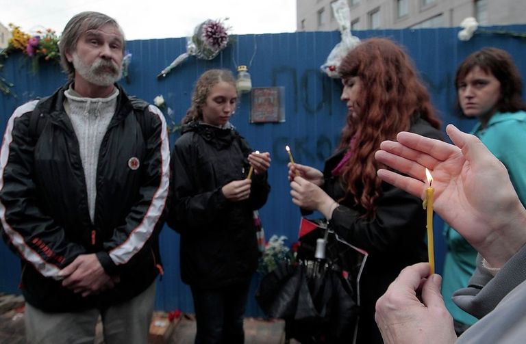 Градозащитники почтили память дома Рогова минутой молчания Градозащитники почтили память дома Рогова минутой молчания