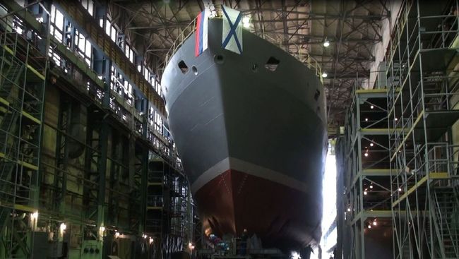 Бутылку шампанского разбили о борт судна Игорь Белоусов Бутылку шампанского разбили о борт судна Игорь Белоусов