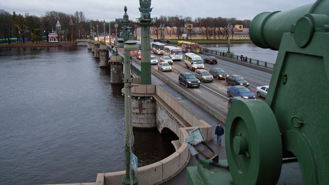 Движение транспорта в Петербурге Движение транспорта в Петербурге