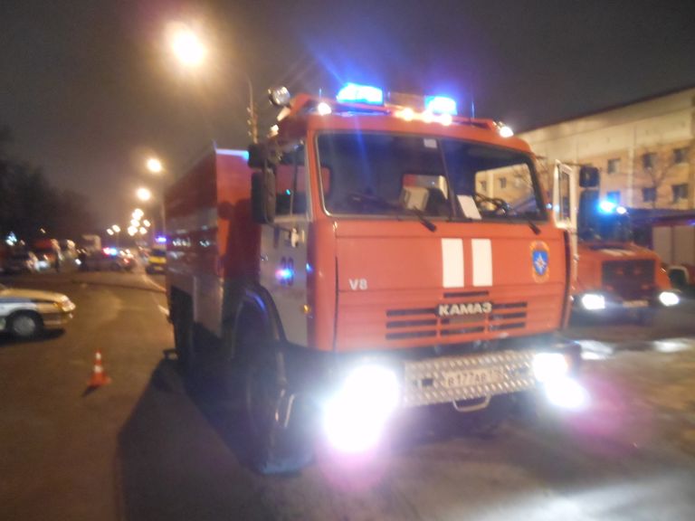 Пожар на складе в Калининском районе Пожар на складе в Калининском районе