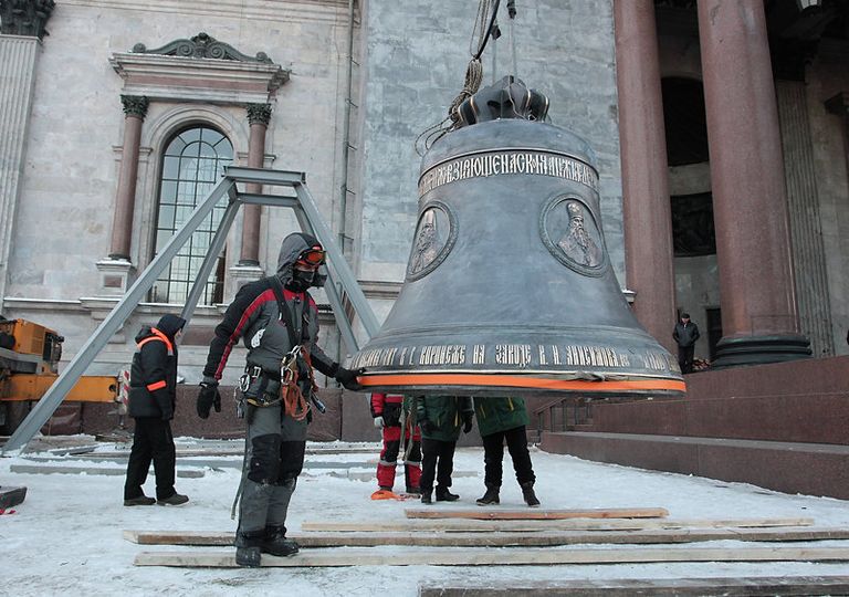 Установка колокола на Исаакиевском соборе Установка колокола на Исаакиевском соборе