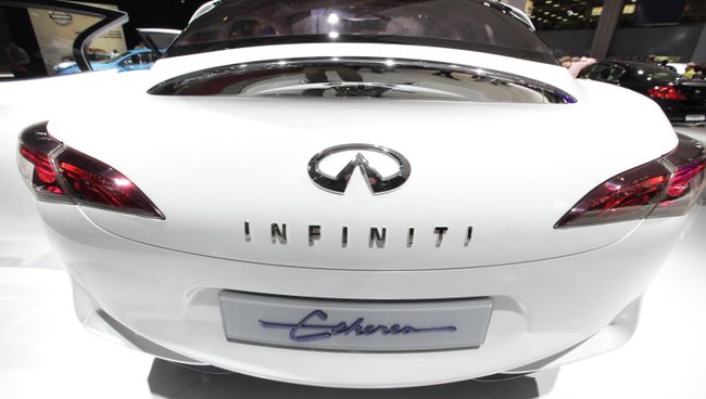 Автомобиль люкс-класса Infiniti. Архивное фото Автомобиль люкс-класса Infiniti. Архивное фото
