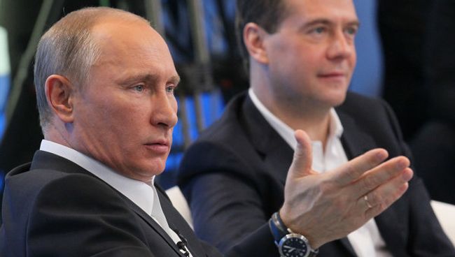 Президент РФ Д.Медведев и премьер-министр РФ В.Путин встретились с избирателями в Москве