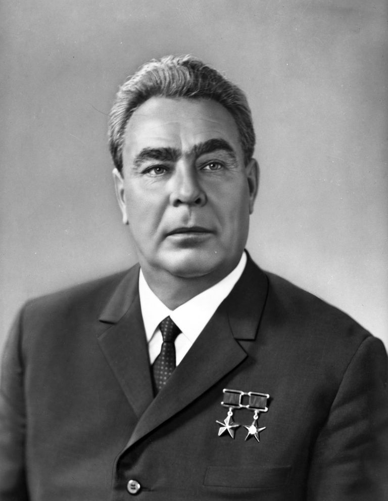 Леонид Ильич Брежнев, член Политбюро ЦК КПСС, Генеральный секретарь ЦК КПСС Леонид Ильич Брежнев, член Политбюро ЦК КПСС, Генеральный секретарь ЦК КПСС