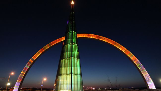 Монумент Полярный круг в Салехарде. Архивное фото