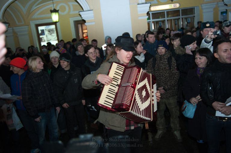 В Петербурге задержаны около 200 участников несанкционированной акции В Петербурге задержаны около 200 участников несанкционированной акции