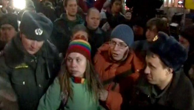 Полиция пресекает нарушения общественного порядка на Триумфальной площади