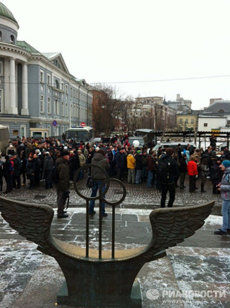 Участники митинга на Болотной площади Участники митинга на Болотной площади