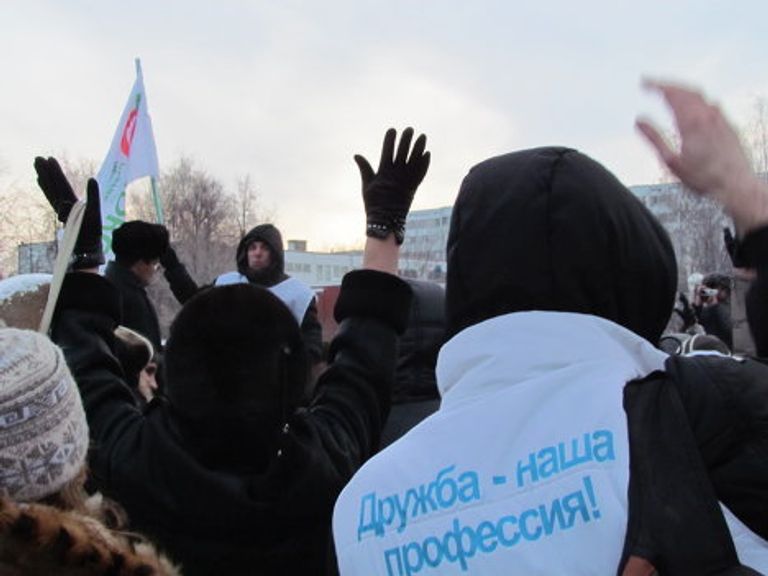 Прикольные плакаты на митингах Прикольные плакаты на митингах