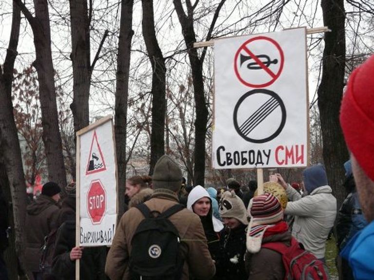 Прикольные плакаты на митингах Прикольные плакаты на митингах
